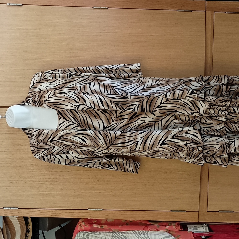 Peter Nygard 2PC SZ L Animal Print Sleeveless Dress